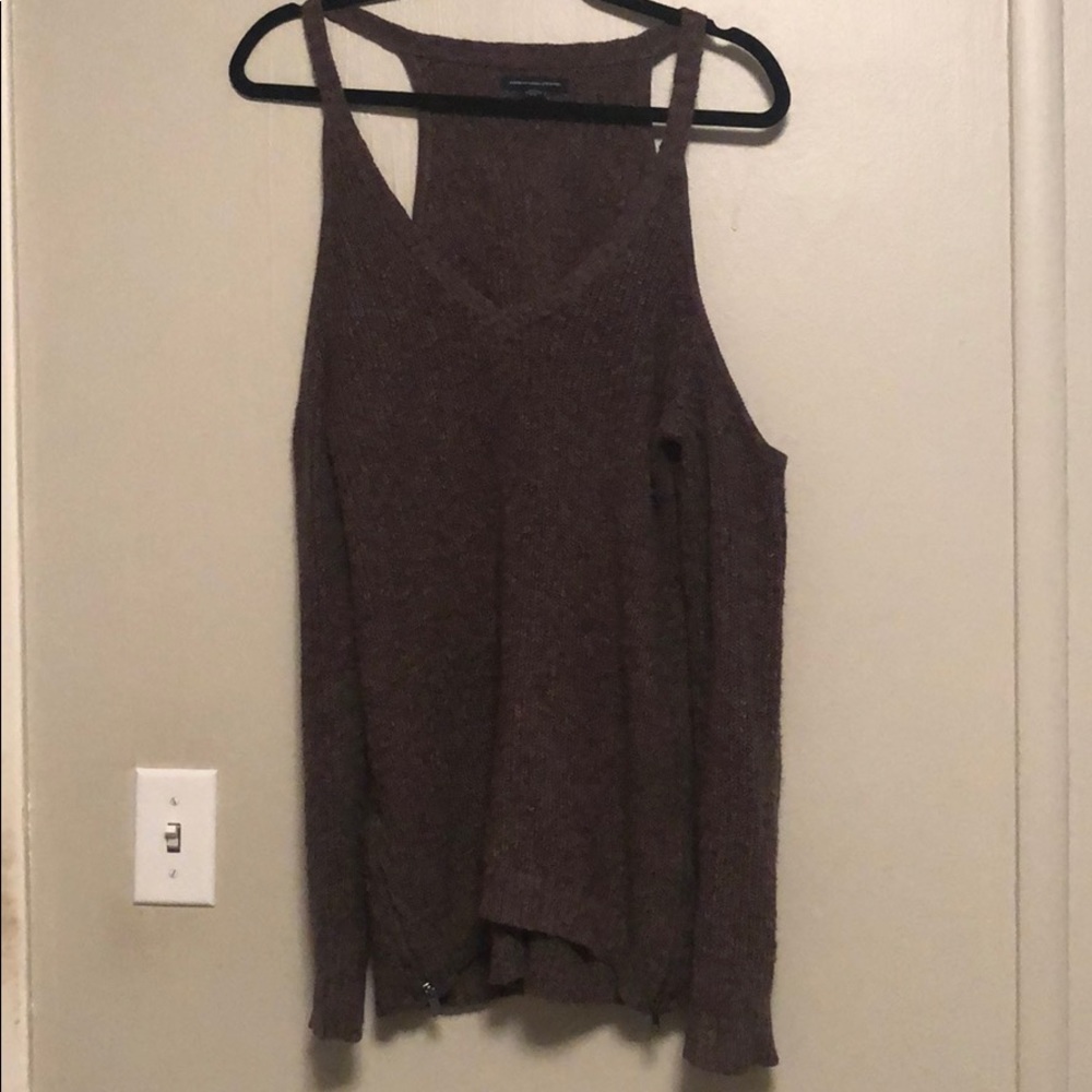 Open shoulders knit sweater